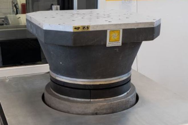 AVCO 220 High Shock Test Machine