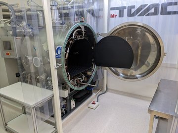 Standard: IDR/UPM TVAC Testing facility